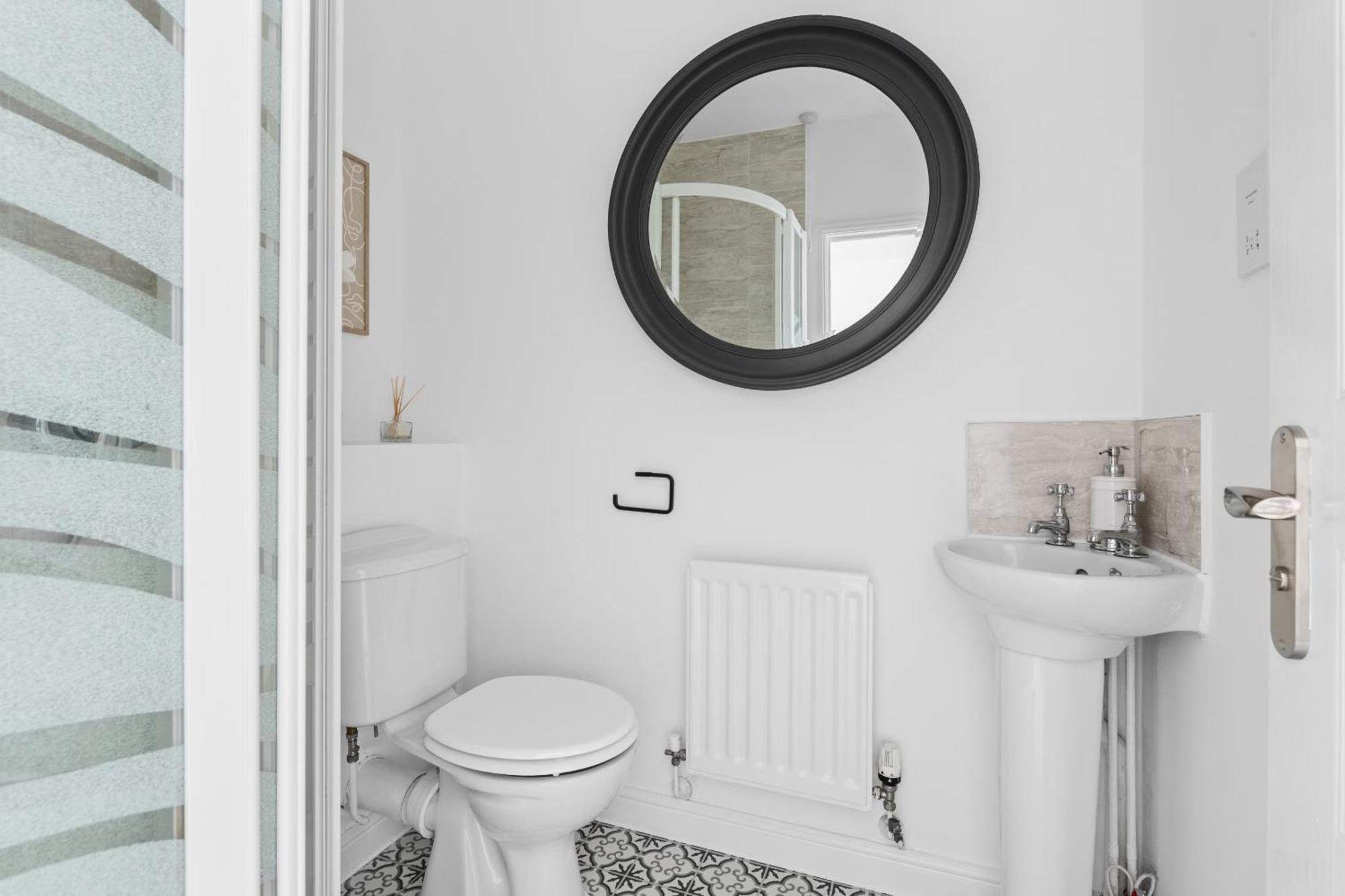 Luxurious 3 Bed House With Free Parking, Close To The Train Station & Town Braintree Exterior photo