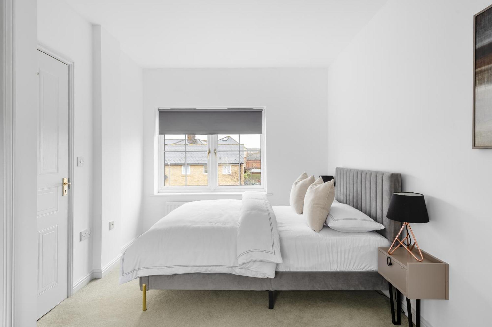 Luxurious 3 Bed House With Free Parking, Close To The Train Station & Town Braintree Exterior photo
